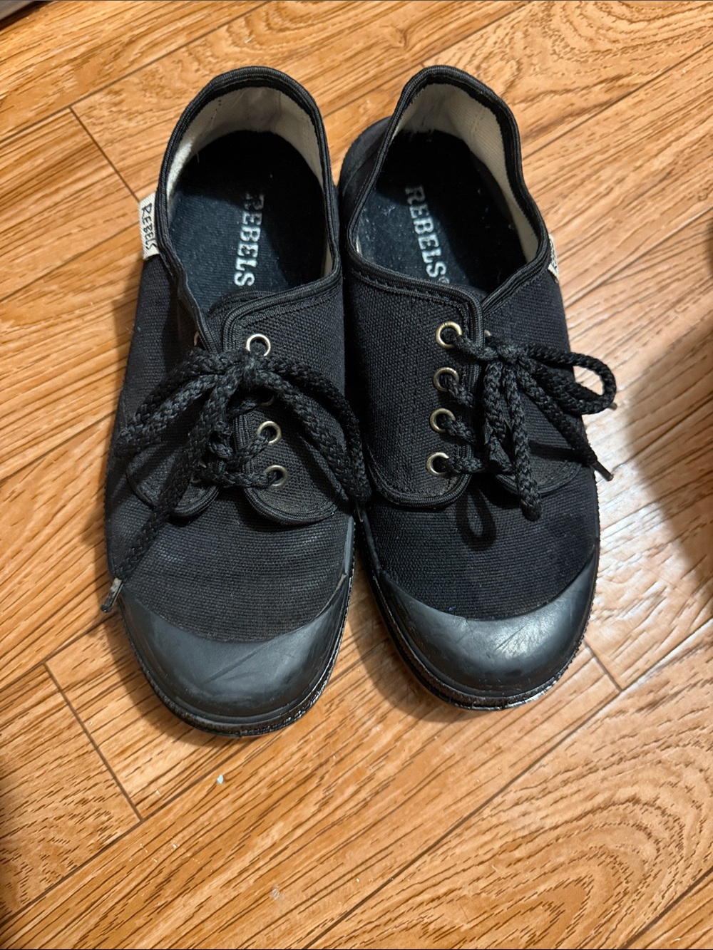 Rebels Black Canvas Low-Top Lace-Up Sneakers; women’s size 8